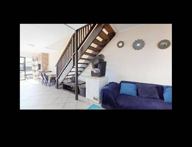 3 BEDROOM TOWNHOUSE FOR SALE IN NORTON HOME ESTATE